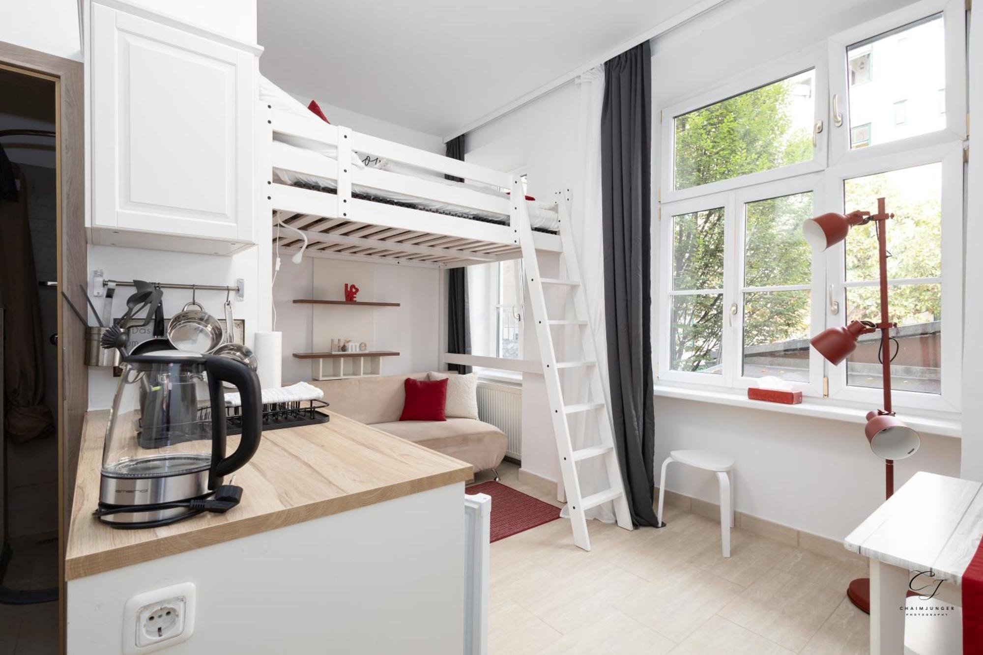 Market Retreat Near Hbh Viena