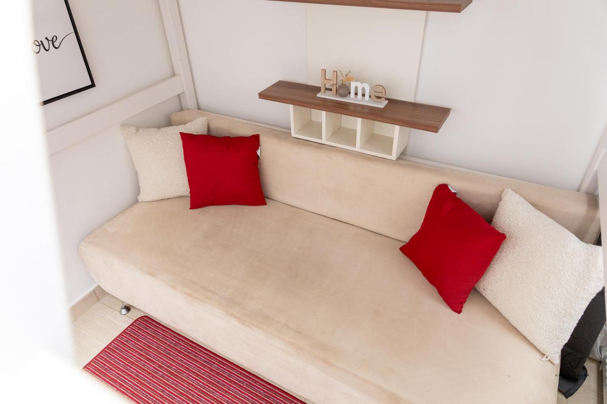 Market Retreat Near Hbh * Viena